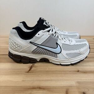 Nike Zoom Vomero 5 running shoes women's 11 Phantom metallic white light iron